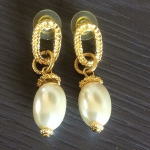 Vintage faux pearl earrings.